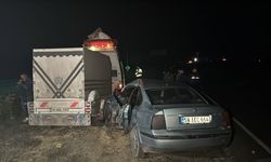 Sivas'ta otomobil ve minibüs çarpıştı