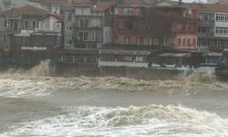 Amasra'da dalga boyu 6 metreye ulaştı