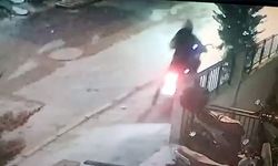 Avcılar'da motosiklet hırsızlığı kamerada