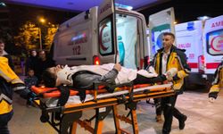 Bursa'da Otomobille Motosiklet Çarpıştı!