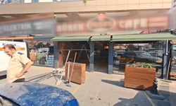 Esenyurt'ta otomobil park halindeki araca çarpıp börekçiye girdi