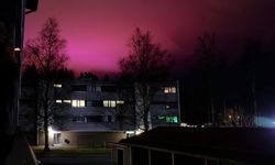 Finlandiya’da kuzey ışıkları görsel şölen sundu: Nadir görülen kırmızı aurora da görüntülendi