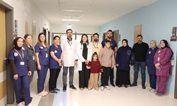 İki kardeşin kalbindeki delik aynı gün kapatıldı