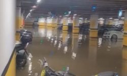 İstanbul'da sağanak hayatı felç etti!