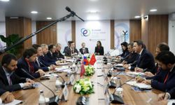 Moskova'da Enerji Zirvesi: Bakan Bayraktar, Novak ile Bir Araya Geldi!
