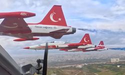 Türk Yıldızları'ndan Türk Devletleri Medeniyet Parkı'nda selamlama uçuşu