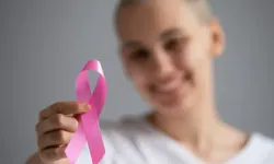 Ekim Ayında Pembe Seferberlik: Türkiye Erken Teşhis İçin Işıklandı!