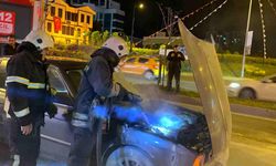 Çorlu’da seyir halindeki otomobilin motoru yandı
