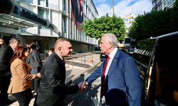 Mansur Yavaş'tan Vahap Seçer'in ailesine ziyaret