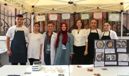 ‘TÜBİTAK 4007 Bağcılar Bilim Şenliği’nde öğrencilerden kahve sunumu