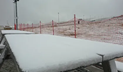 Sivas'ta Yıldız Dağı beyaza büründü