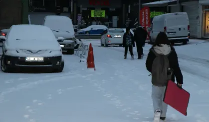 Van Bahçesaray'da okullara 'kar' tatili