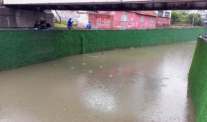 Nazilli'de Sağanak Yağış Etkili Oldu
