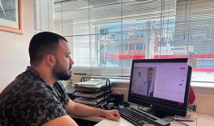 Gündüz doktorluk yapıyor, akşam ise burger!