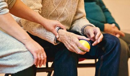 Sağlık Bakanlığı uyardı: Alzheimer’ın 5 erken belirtisine dikkat!