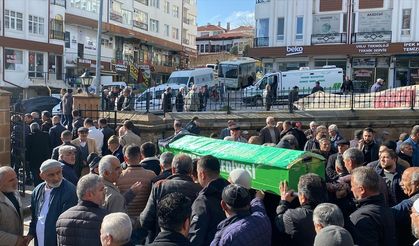 Kayınvalidesini bıçakla öldürdü