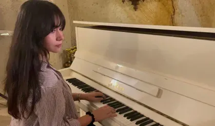 Deprem Acısını Müziğe Dönüştüren Dicle, Uluslararası Festivale Damga Vurdu