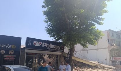 2 katlı bina çöktü!