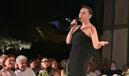 Yeşim Salkım'dan başörtüsü isyanı!