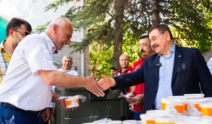 Gölbaşı Belediyesinden aşure ikramı