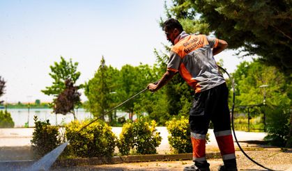 Gölbaşı Atatürk Sahil Parkı’nda Temizlik ve Bakım Seferberliği