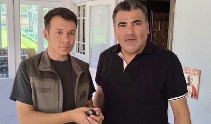 Ebabil kuşu halı sahada bitkin hale bulundu