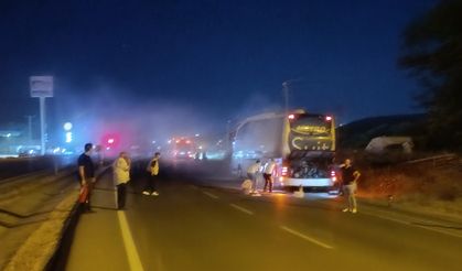 Seyir Halindeki Otobüs Alev Aldı