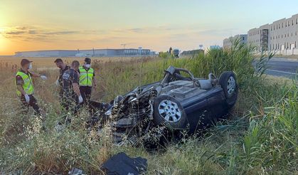 Otomobil Menfeze Çarptı, Can Pazarı Yaşandı: 2 Ölü