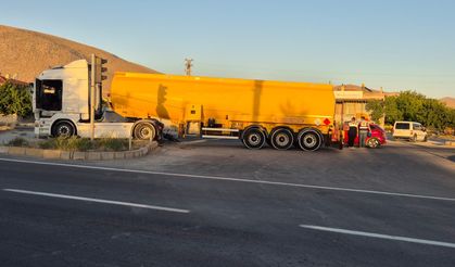 Otoyolda motosiklet ve tanker çarpıştı