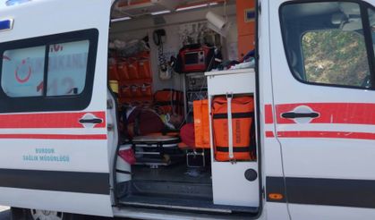 Minibüs ile hafif ticari araç çarpıştı!