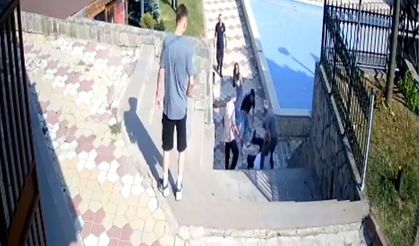 Muhtar, uyardığı kişi tarafından bıçaklandı!