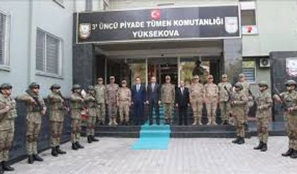 Yerlikaya, Hakkari'de ziyaretlerde bulundu