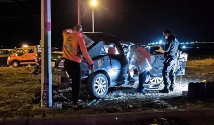 Kars’ta Trafik Faciası: Otomobil ve Kamyon Çarpıştı, 1 Ölü