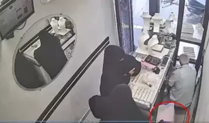 Kuyumcuda Şok Hırsızlık! 3 Kadın 2,5 Kilo Altınla Kaçtı