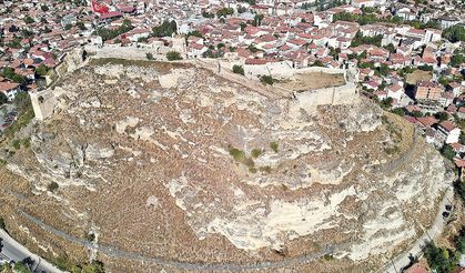 Kastamonu Kalesi'nde yapılan çelik örtüleme işlemi tamamlandı!