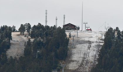 Sarıkamış Kayak Merkezi'ne il kar yağdı