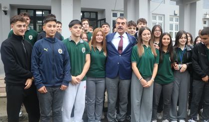 Bakan Tekin'den okullara sürpriz ziyaret