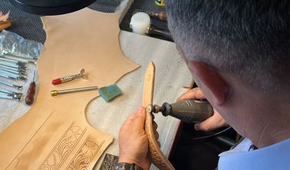 Çakı kılıfını beğenmedi, ustası olup eğitmenliğe başladı