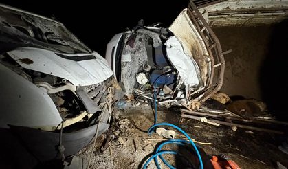 Diyarbakır'da feci kaza: 2 ölü, 1 yaralı