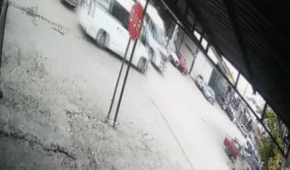 Kütahya'da okul servis minibüsleri çarpıştı!