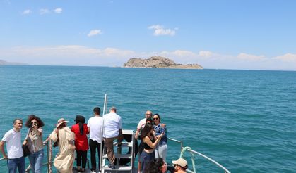 Tarihi Akdamar Kilisesi'nde 13'üncü ayin yapıldı