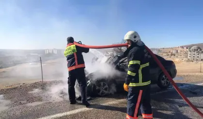 Seyir halinde alev aldı
