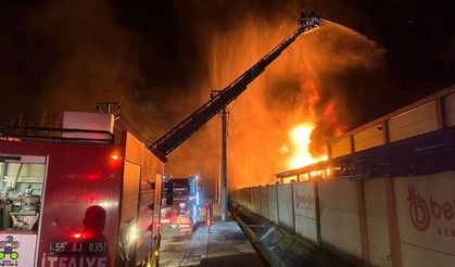 Bafra’da Geri Dönüşüm Fabrikasında Yangın