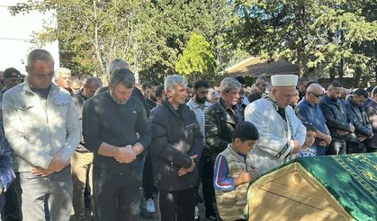 Çanakkale’deki tekne faciasında hayatını kaybedenler toprağa verildi