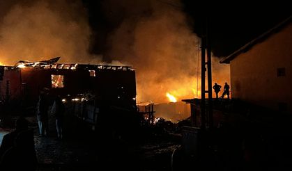 Çorum İskilip'te 3 ev yandı!