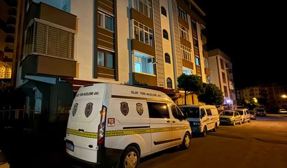 Eşi ve kızını silahla yaraladı!