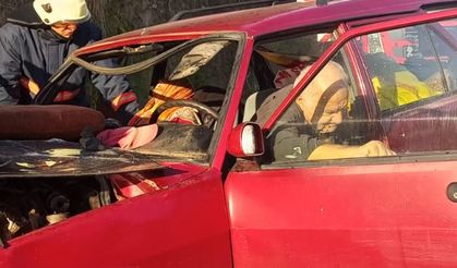 Giresun'da otomobil, minibüse çarptı!