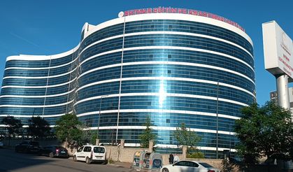 Tenis oynarken omzu çıktı!