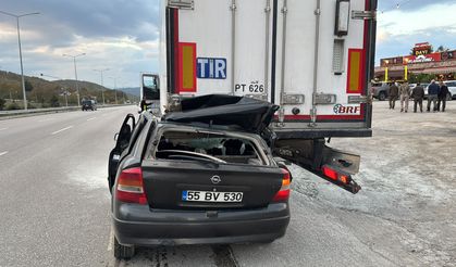 TIR'a arkadan çarptı, hayatını kaybetti