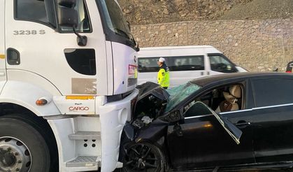 Van'da feci kaza: 2 ölü, 4 yaralı